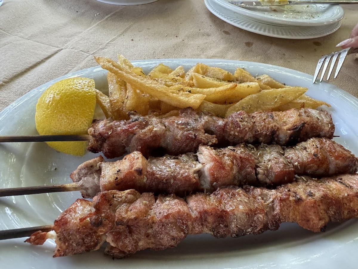 Koutavos Tavern - Restaurant Photos 2